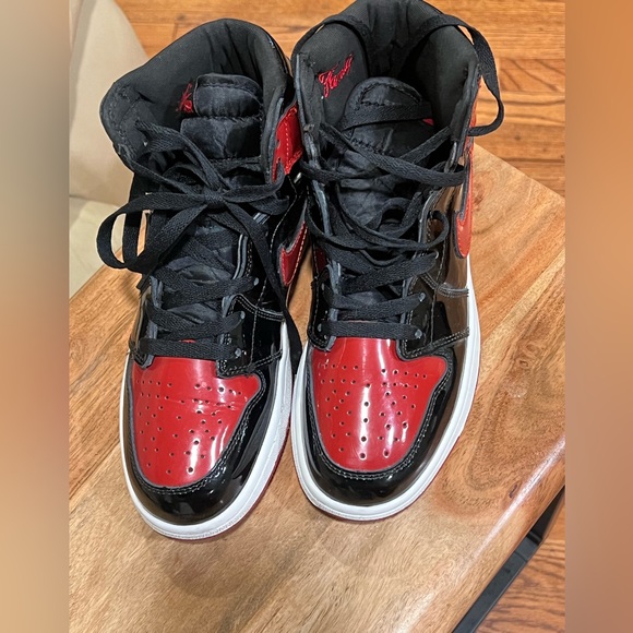 2021 Air Jordan 1 Retro High OG 'Patent Bred - Picture 4 of 6